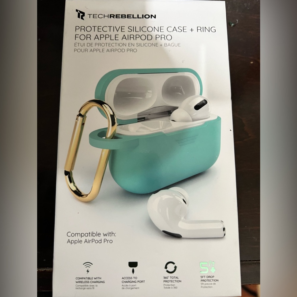 SOLD Air pods pro case blue green